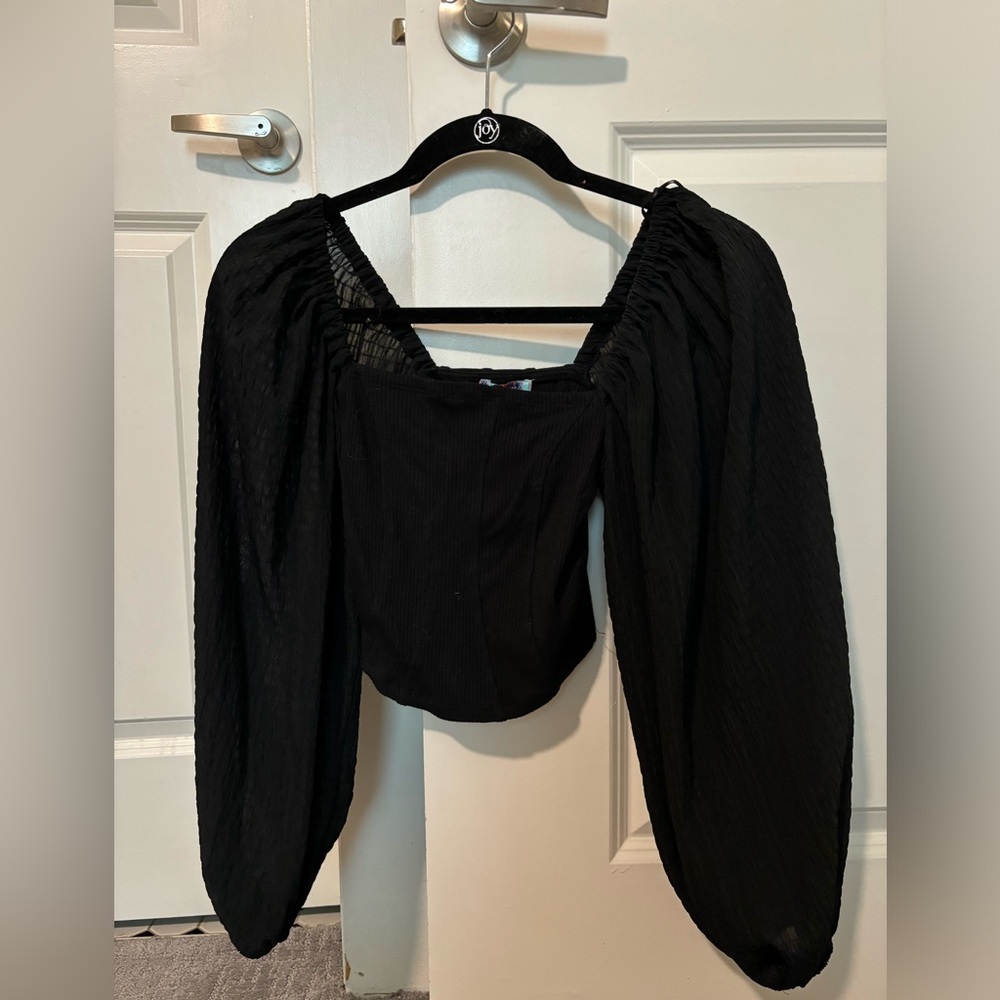 Urban Outfitters Cropped Black Bubble Sleeve Top